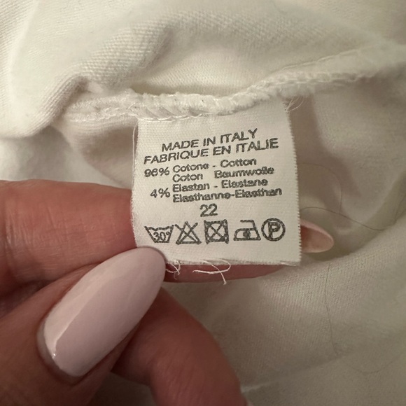 Brandy Melville  flattering cropped white hoodie - Picture 4 of 5